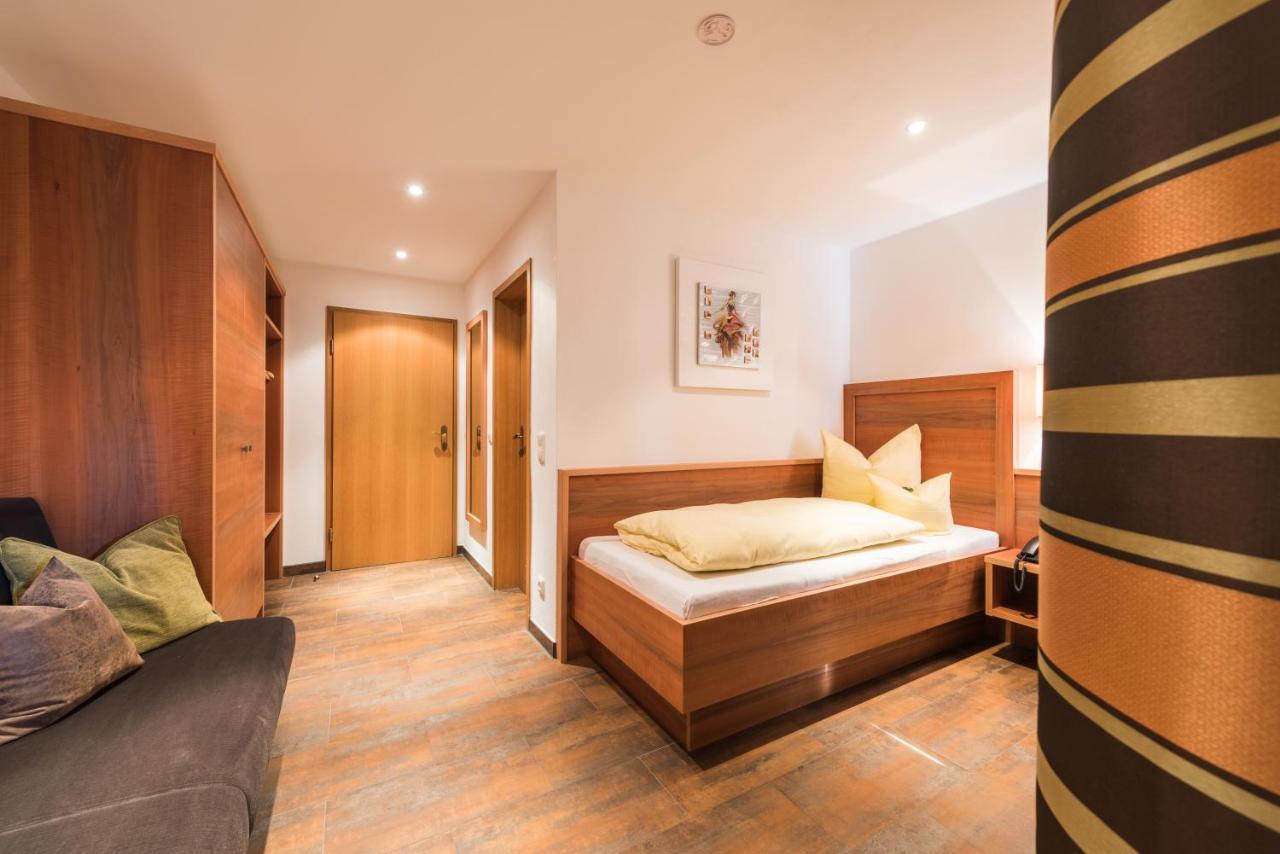 Hotel Ariadne Rosenheim Bagian luar foto